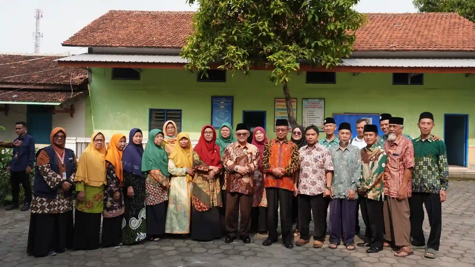 Menteri Pendidikan Dasar dan Menengah Abdul Mu'ti menginginkan agar sekolah Muhammadiyah memiliki dua karakter Megah dan Megahi.