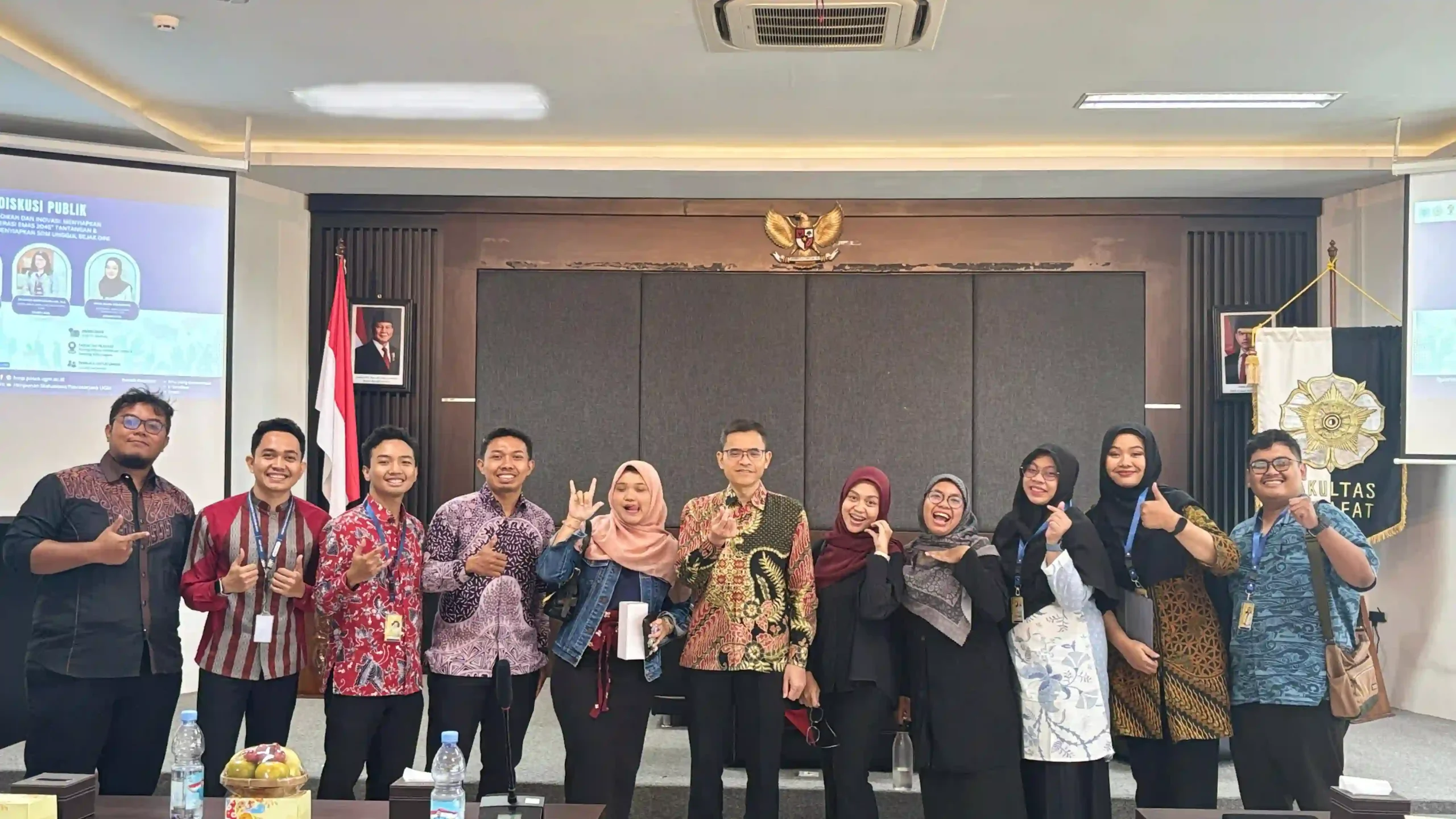 Mahasiswa Muhammadiyah UGM bersama Irsyad Zamjani