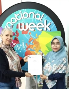 Staf UM Pontianak Terima Erasmus Exchange ke Spanyol tahun 2025