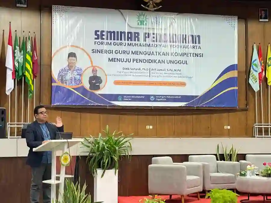 Arif Jamali Stafsus Wamendikdasmen Isi Seminar Forum Guru