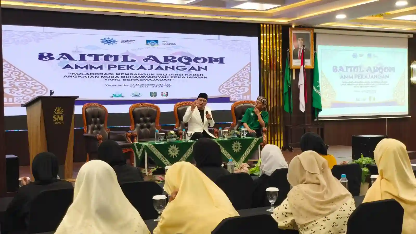 Deni Asyari saat mengisi Baitul Arqam Muhammadiyah Pekajangan Pekalongan