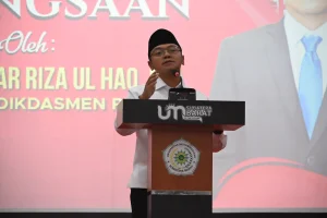 Isi Simposium di Ranah Minang Wamen Fajar Dorong Mahasiswa Muhammadiyah Maksimalkan Fungsi Otak
