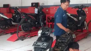 Peduli Korban Banjir SMK Muhammadiyah 1 Bumiayu Jawa Tengah Buka Layanan Bengkel Gratis