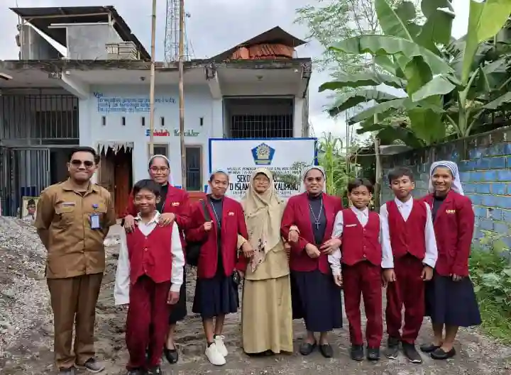 SD Islam Aisyiyah Kalipang Blitar Sambut Hangat Kunjungan Para Suster Bhakti Luhur Kenalkan Nilai Toleransi dan Kerukunan Beragama