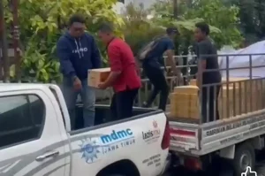 LAZISMU Jawa Timur Kirim 2400 Kaleng Rendangmu Bagi Penyintas Bencana ke Sumatra