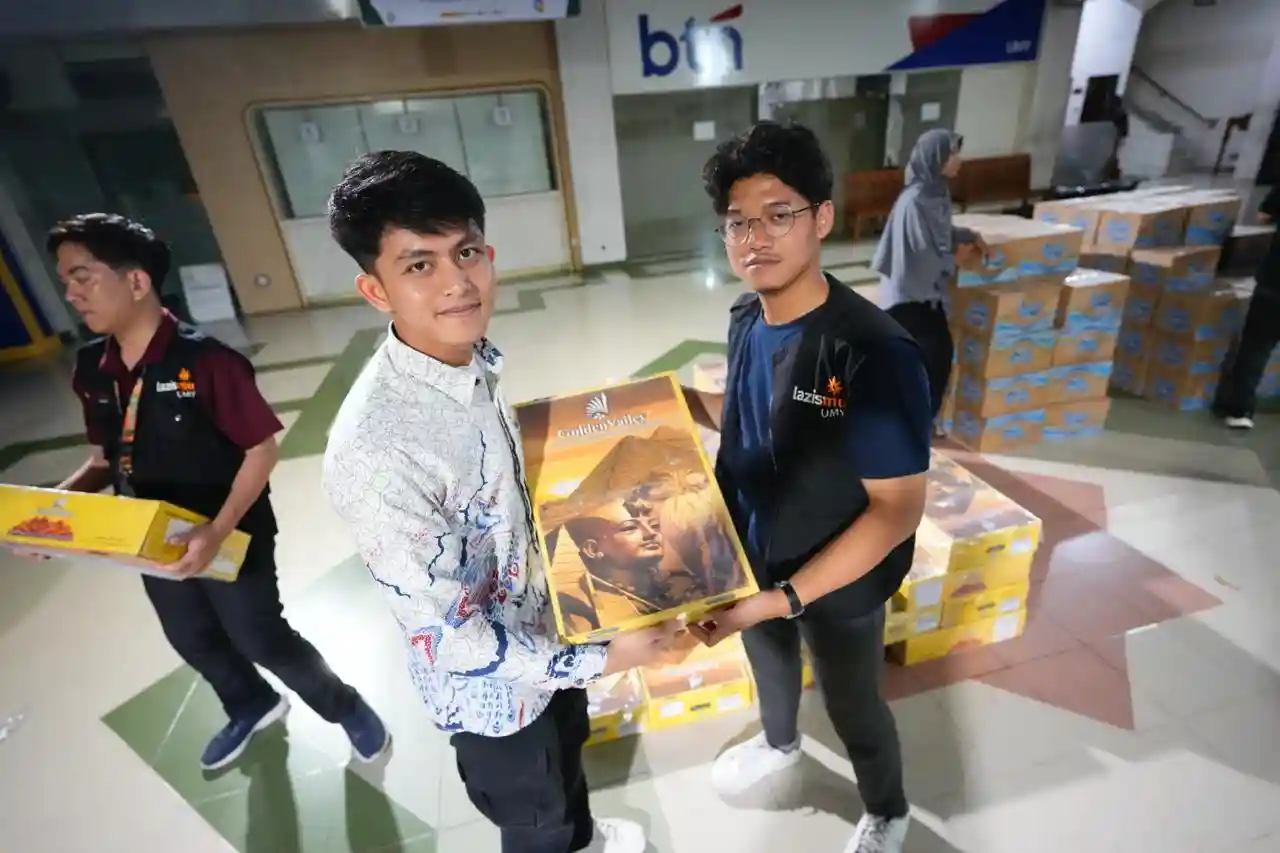 Sambut Ramadan 1447H, LAZISMU UMY Tebar 1,5 Ton Kurma dan Ratusan Boks Air Mineral