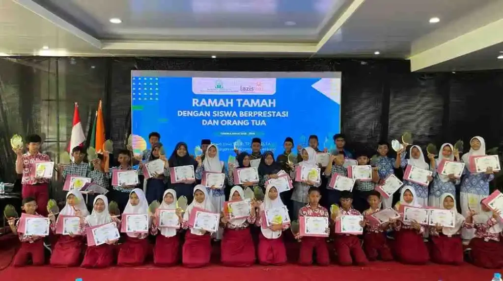 Pimpinan Cabang Muhammadiyah Tersono Kabupaten Batang Gratiskan SPP bagi Siswa Berprestasi