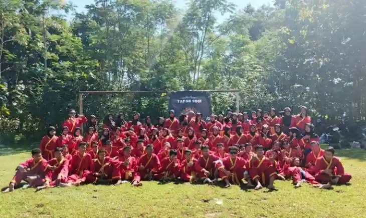 Puluhan Kader Tapak Suci Tempa Fisik dan Mental di Lereng Gunung Slamet