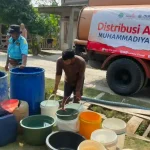 Lazismu Cilacap Salurkan 10.000 Liter Air Bersih untuk Warga Terdampak Kekeringan